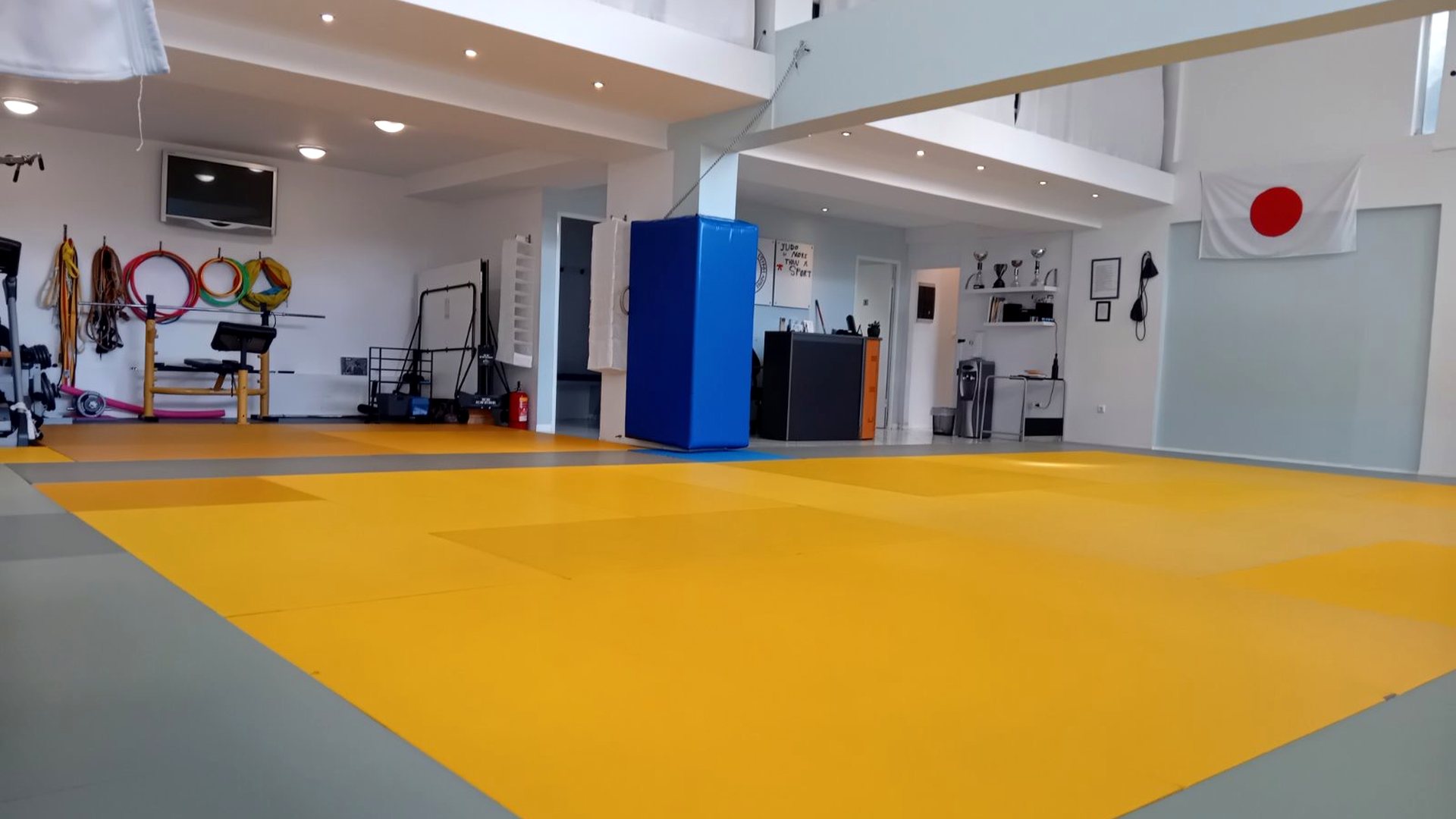 spiros-louis-dojo-hero-02